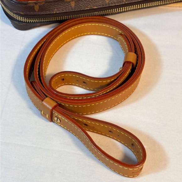 Beautiful Louis Vuitton Soft Trunk Monogram Messenger - Picture 14 of 16